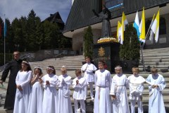 28.05.2018r.-Dzieci-komunijne-u-Maryji-na-Krzeptowkach-15